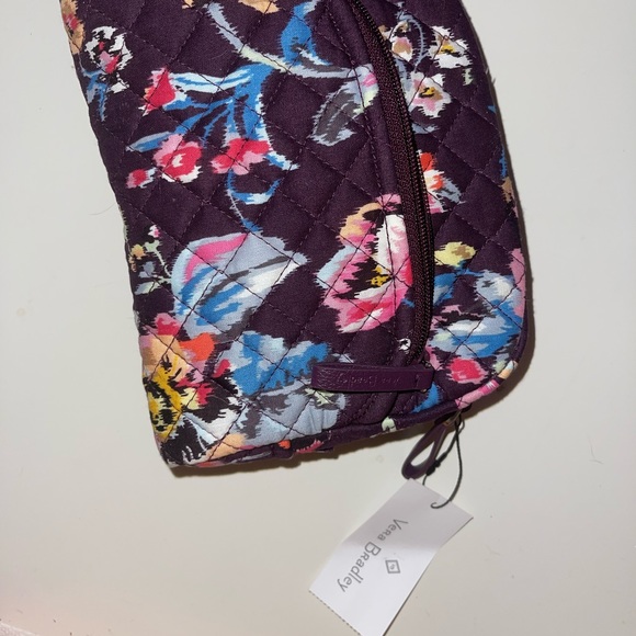 New Vera Bradley Toiletry Bag - Picture 2 of 4